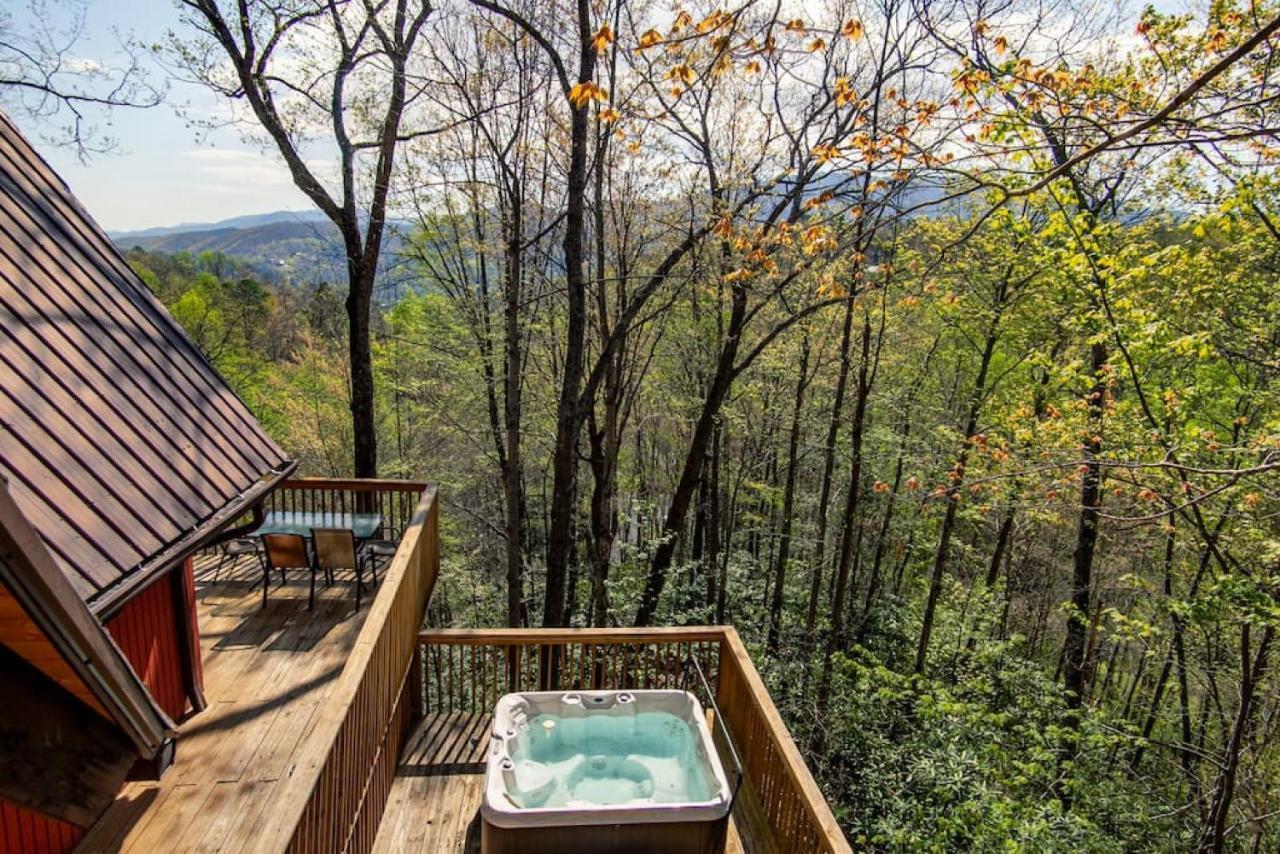 Bear View Chalet With Hot Tub And Near Ober Gatlinburg Exterior foto