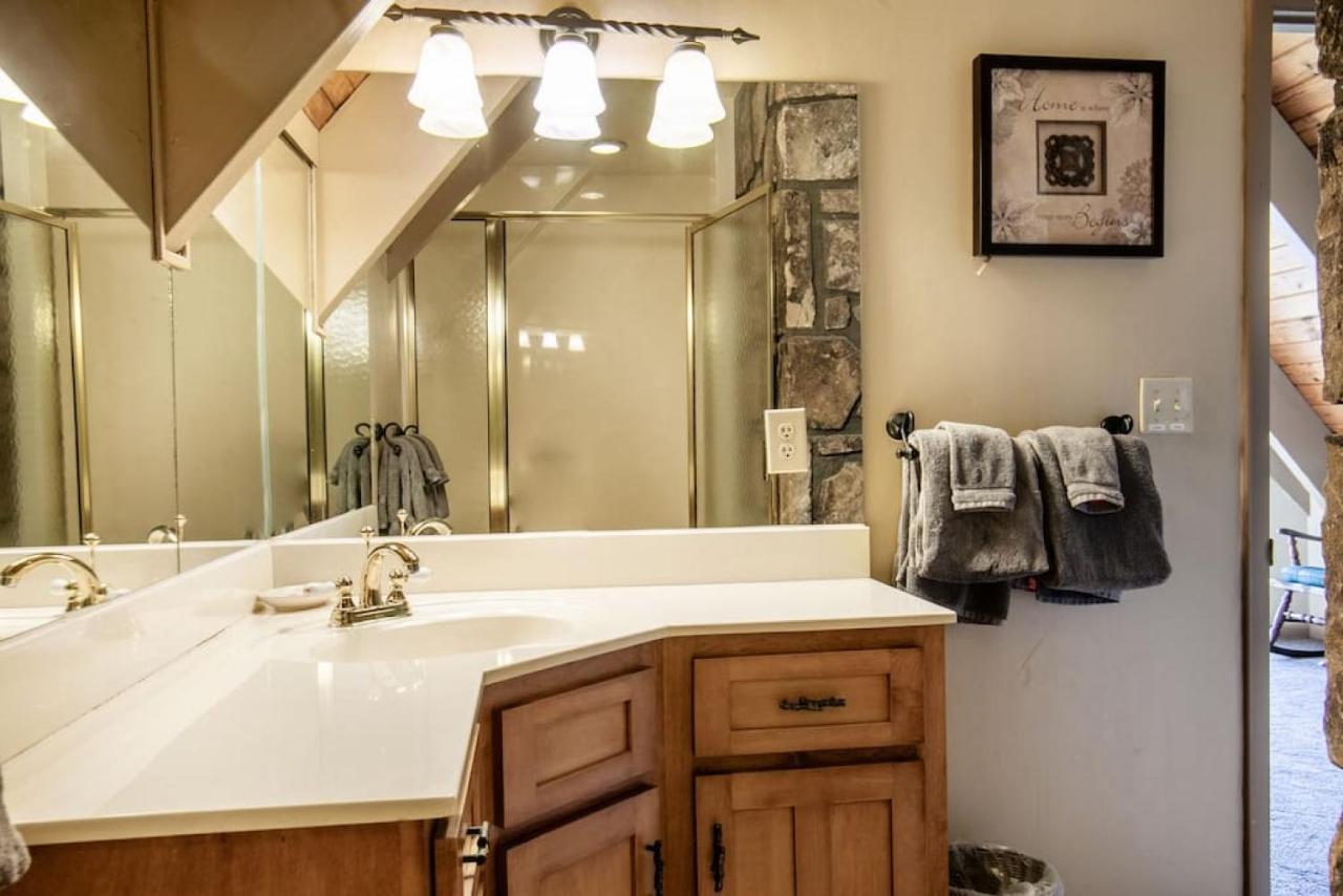 Bear View Chalet With Hot Tub And Near Ober Gatlinburg Exterior foto
