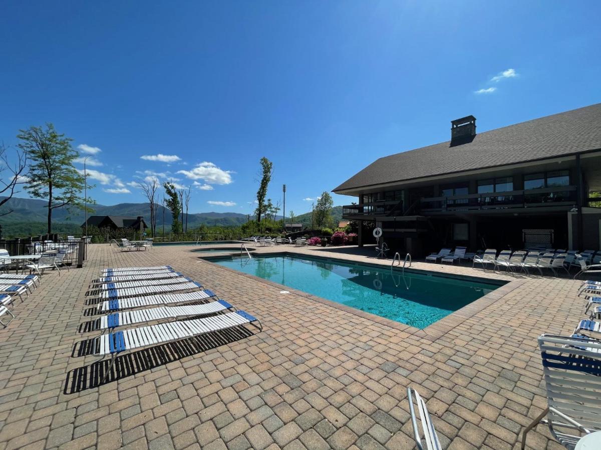 Bear View Chalet With Hot Tub And Near Ober Gatlinburg Exterior foto